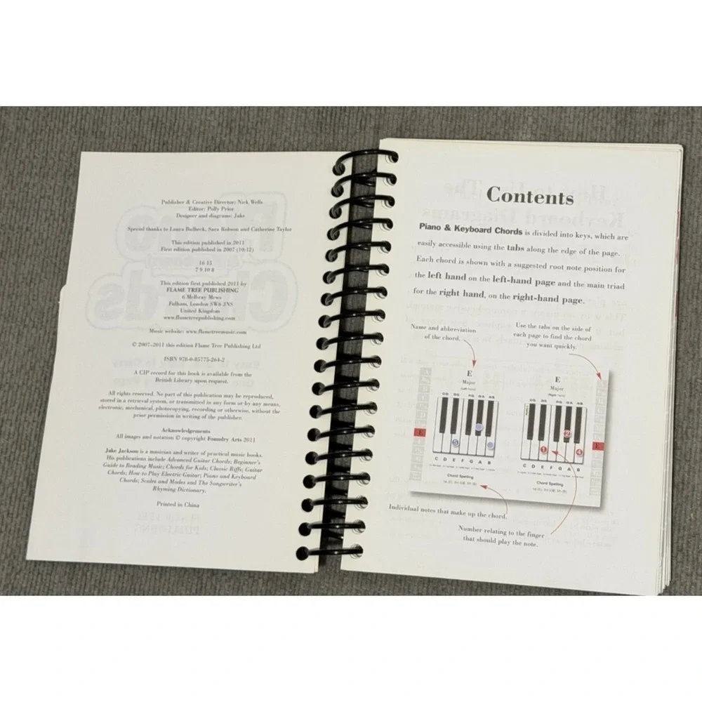 Piano & Keyboard Chords: Easy-to-Use, Easy-to-Carry, One‎ Chord on Every Page